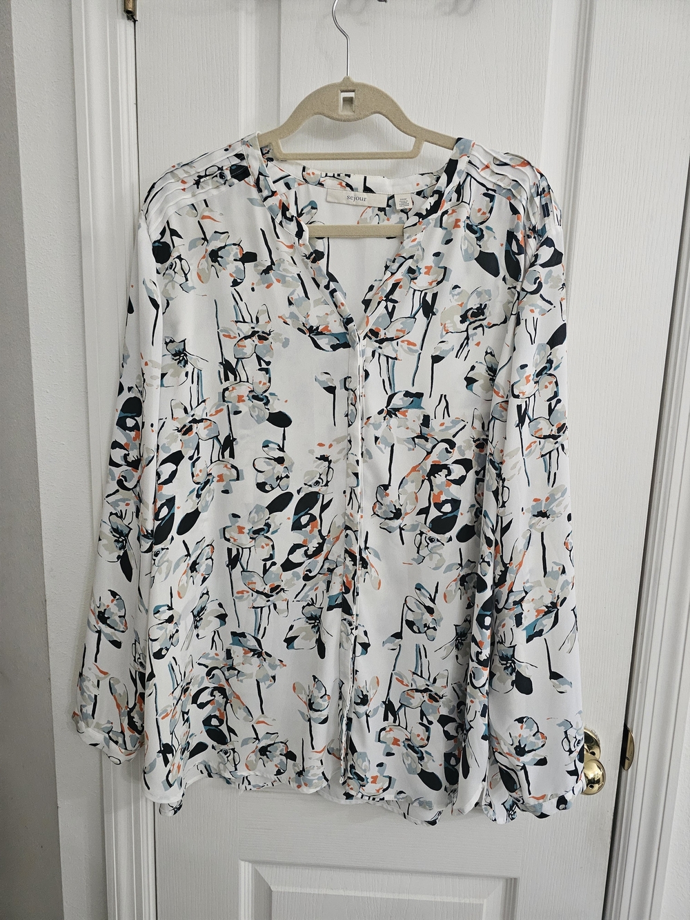 Sejour White Floral V-Neck Blouse with Teal and Coral Accents 20W